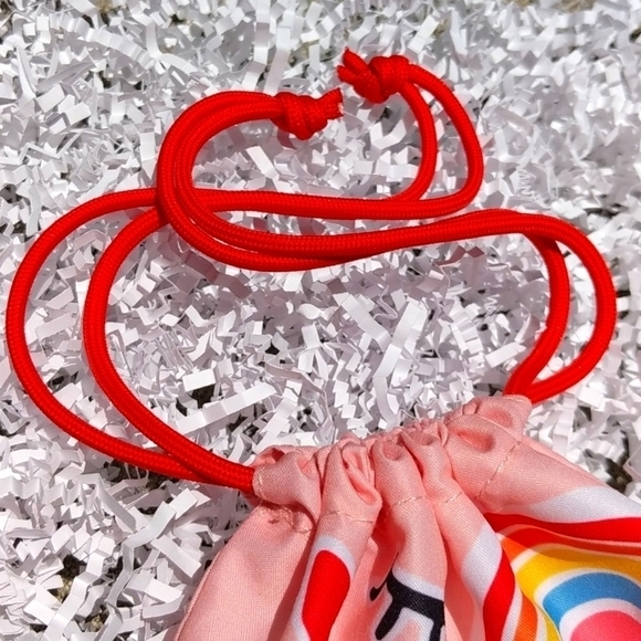 ipsy Peace Love Mascara Pink Glam Bag Plus June 2021 - Picture 3 of 10